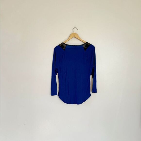 SALE! Blue Calvin Klein Lace Shoulder Top Size L - Picture 4 of 7